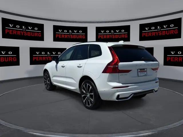 2023 Volvo XC60 B5 Plus Dark Theme