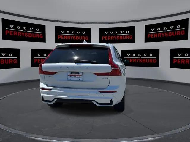 2023 Volvo XC60 B5 Plus Dark Theme