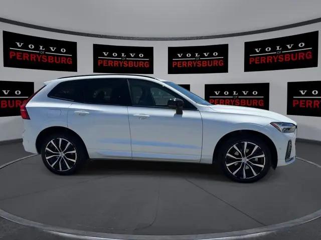 2023 Volvo XC60 B5 Plus Dark Theme