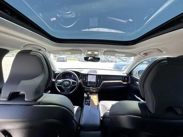 2023 Volvo XC60 B5 Plus Dark Theme