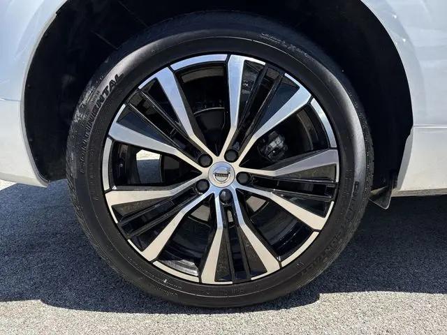 2023 Volvo XC60 B5 Plus Dark Theme