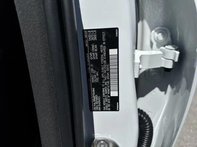2023 Volvo XC60 B5 Plus Dark Theme