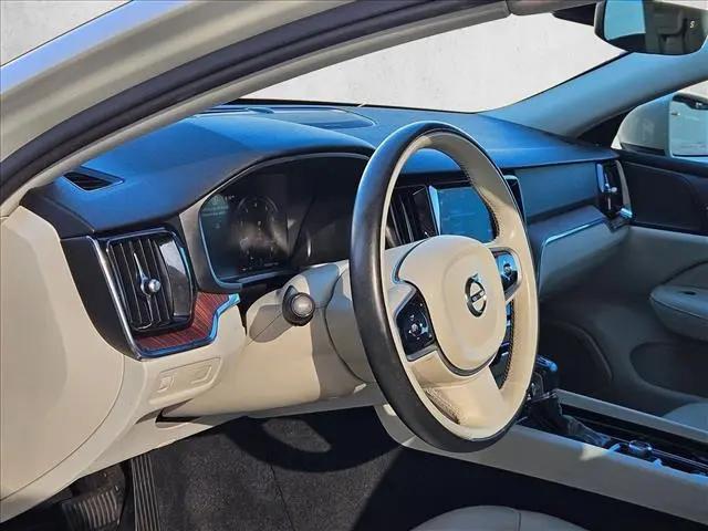 2019 Volvo S60 T6 Momentum