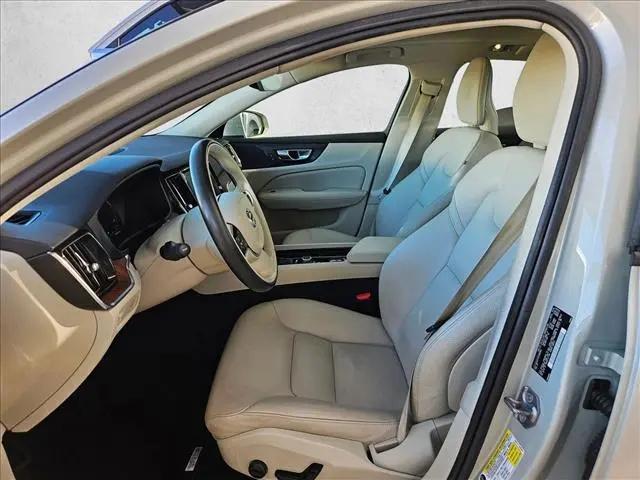 2019 Volvo S60 T6 Momentum