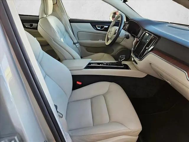 2019 Volvo S60 T6 Momentum