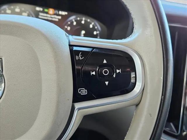 2019 Volvo S60 T6 Momentum