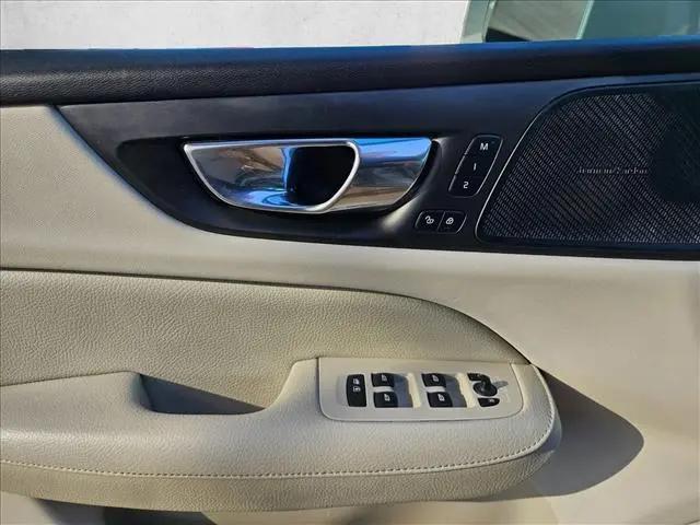 2019 Volvo S60 T6 Momentum