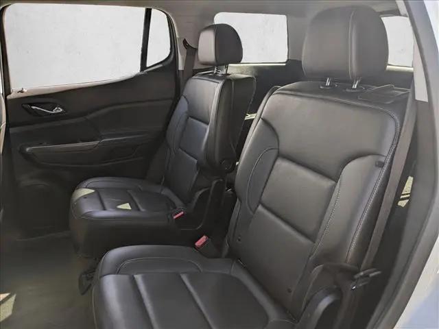 2023 GMC Acadia AWD SLT