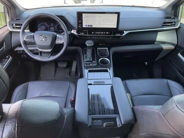 2025 Toyota Sienna XSE