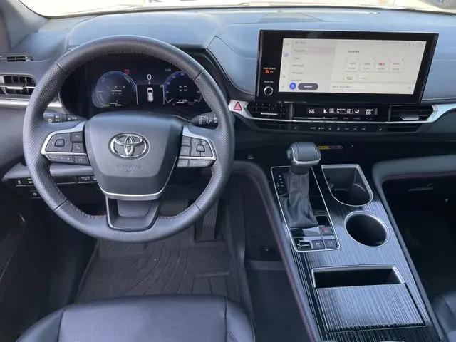 2025 Toyota Sienna XSE