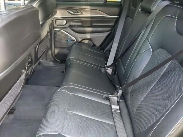 2023 Jeep Grand Cherokee Overland 4x4