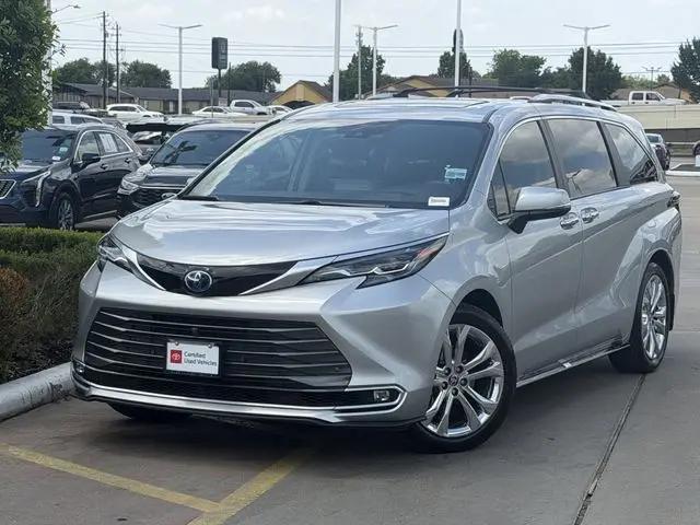 2024 Toyota Sienna Platinum