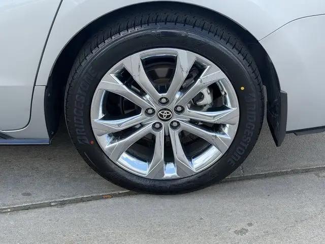 2024 Toyota Sienna Platinum