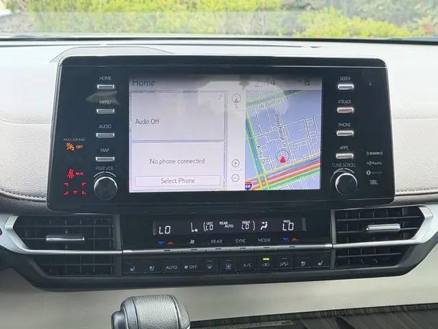 2024 Toyota Sienna Platinum