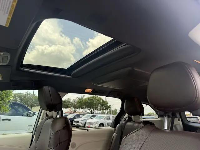 2024 Toyota Sienna Platinum