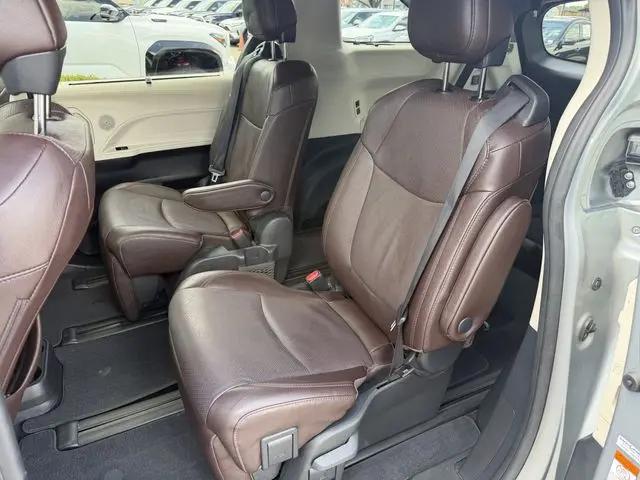 2024 Toyota Sienna Platinum
