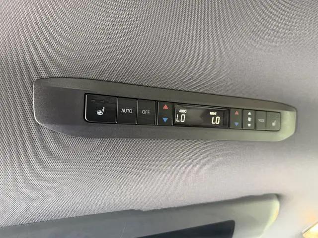 2024 Toyota Sienna Platinum
