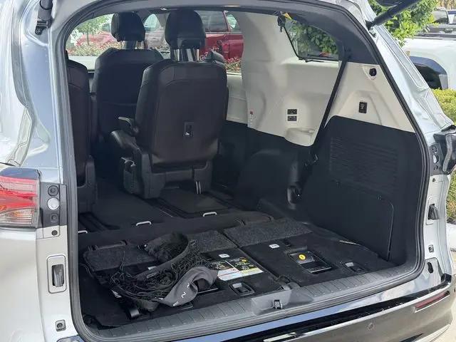 2024 Toyota Sienna Platinum