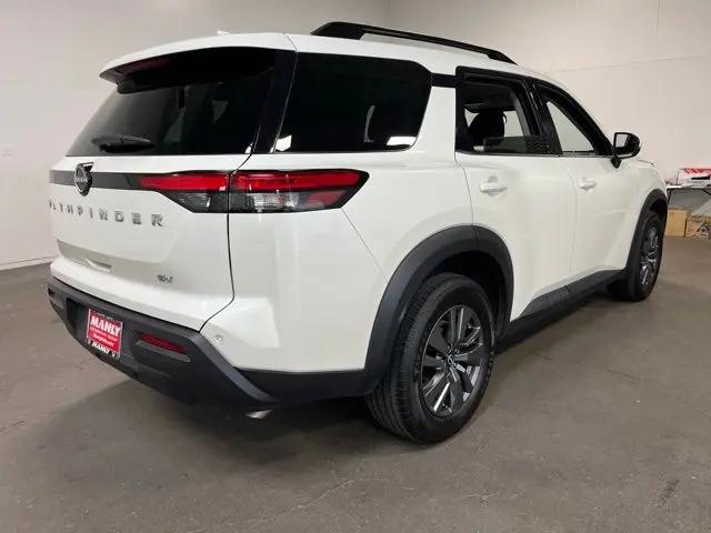 2024 Nissan Pathfinder SV FWD