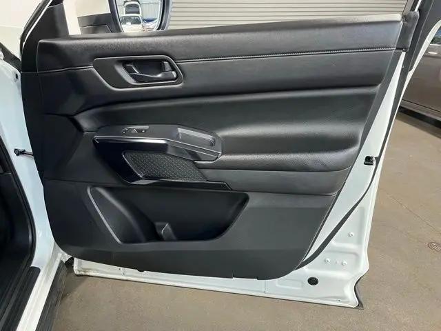 2024 Nissan Pathfinder SV FWD