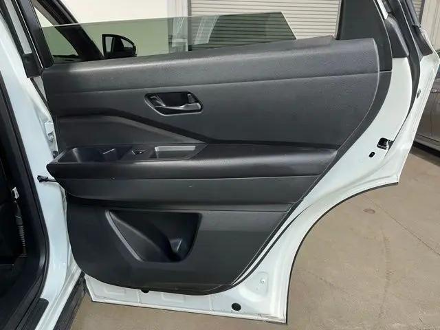 2024 Nissan Pathfinder SV FWD
