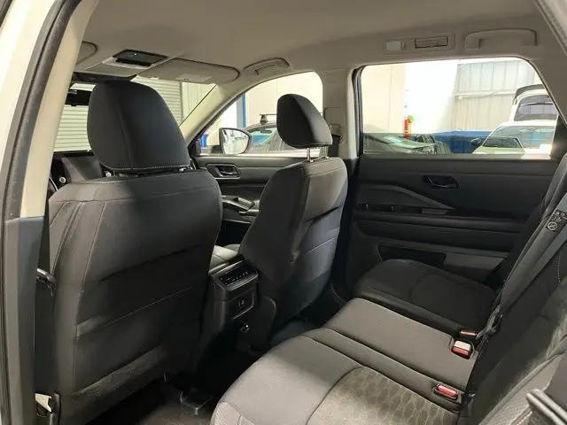 2024 Nissan Pathfinder SV FWD