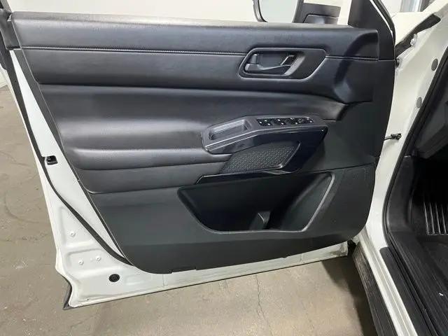 2024 Nissan Pathfinder SV FWD