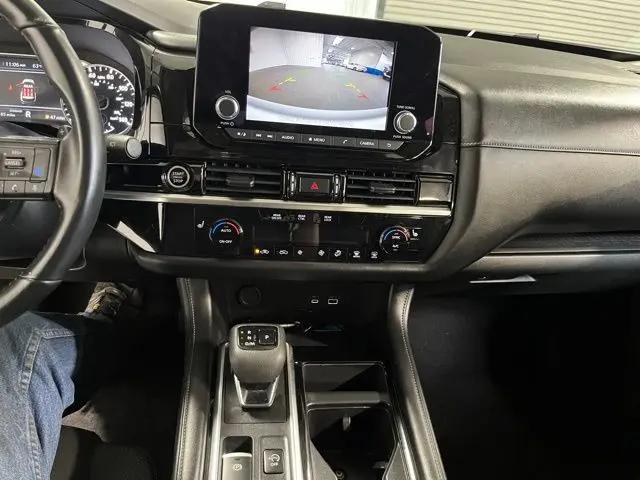 2024 Nissan Pathfinder SV FWD