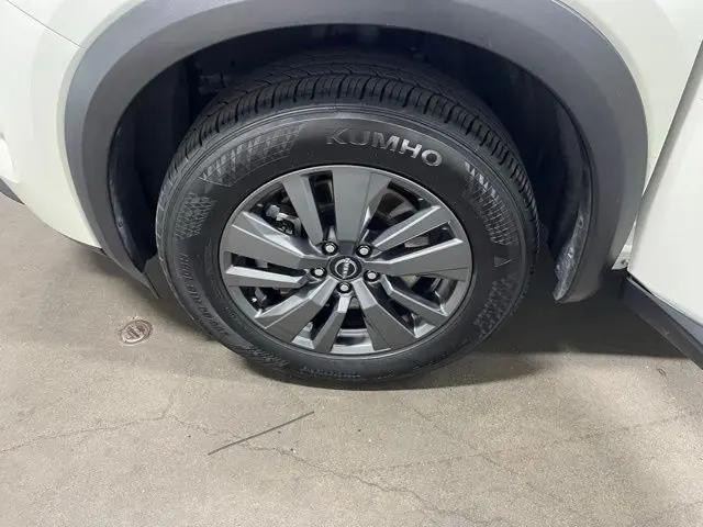 2024 Nissan Pathfinder SV FWD