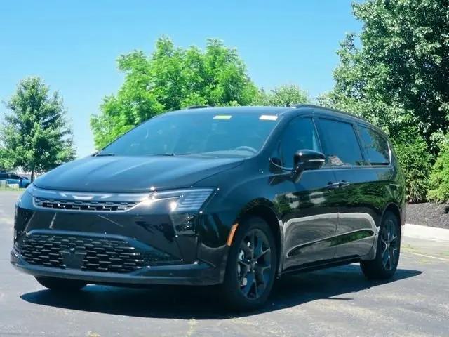 2027 Chrysler Pacifica Limited
