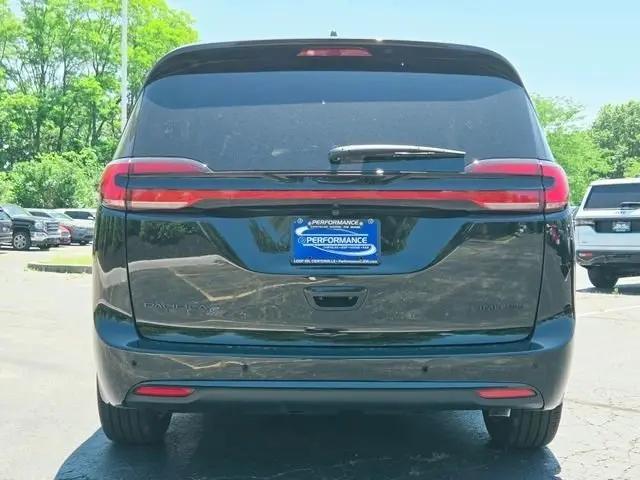 2027 Chrysler Pacifica Limited