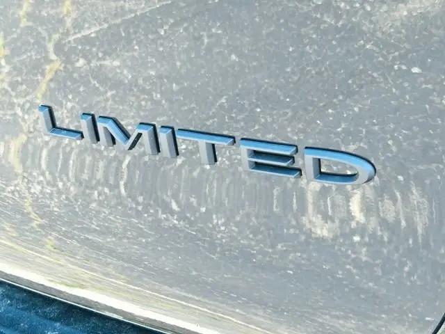 2027 Chrysler Pacifica Limited