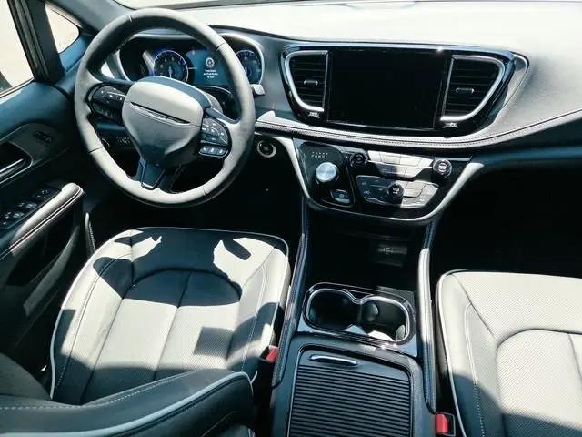 2027 Chrysler Pacifica Limited