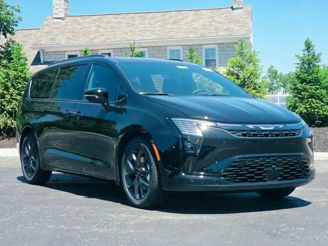 2027 Chrysler Pacifica Limited