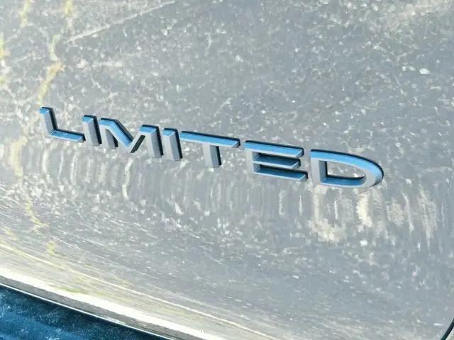 2027 Chrysler Pacifica Limited