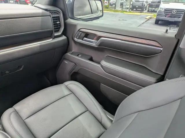 2024 GMC Sierra 1500 4WD Crew Cab Short Box SLT