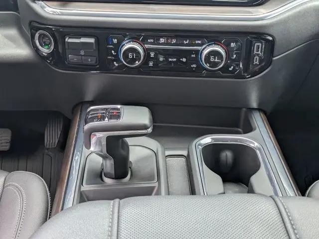 2024 GMC Sierra 1500 4WD Crew Cab Short Box SLT