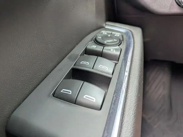 2024 GMC Sierra 1500 4WD Crew Cab Short Box SLT