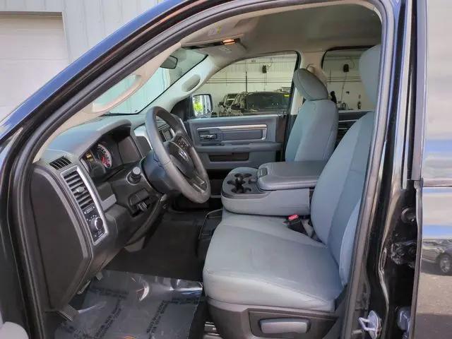 2019 Ram 1500 Classic SLT Crew Cab 4x4 6'4" Box