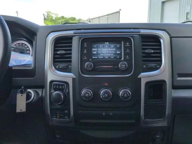 2019 Ram 1500 Classic SLT Crew Cab 4x4 6'4" Box