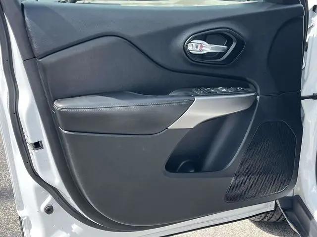 2022 Jeep Cherokee Latitude Lux 4x4