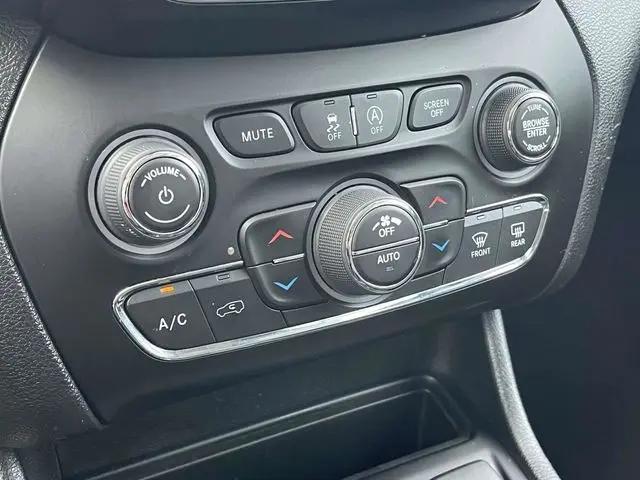 2022 Jeep Cherokee Latitude Lux 4x4