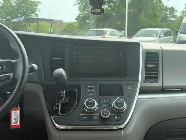 2015 Toyota Sienna LE 8 Passenger