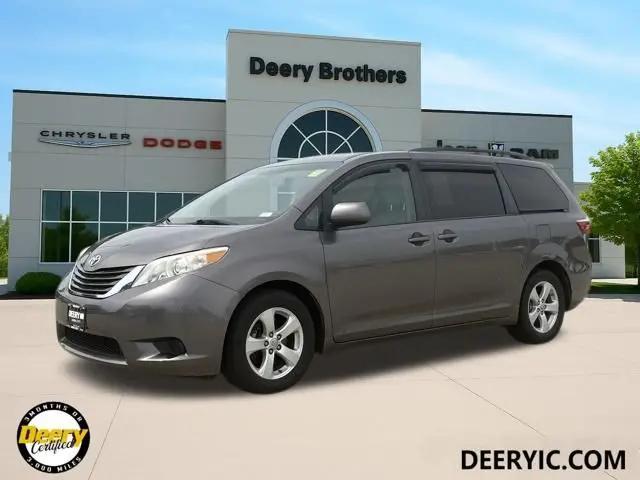 2015 Toyota Sienna LE 8 Passenger