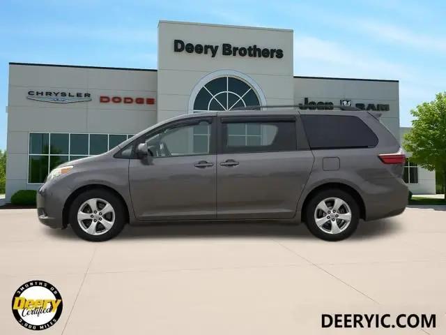 2015 Toyota Sienna LE 8 Passenger