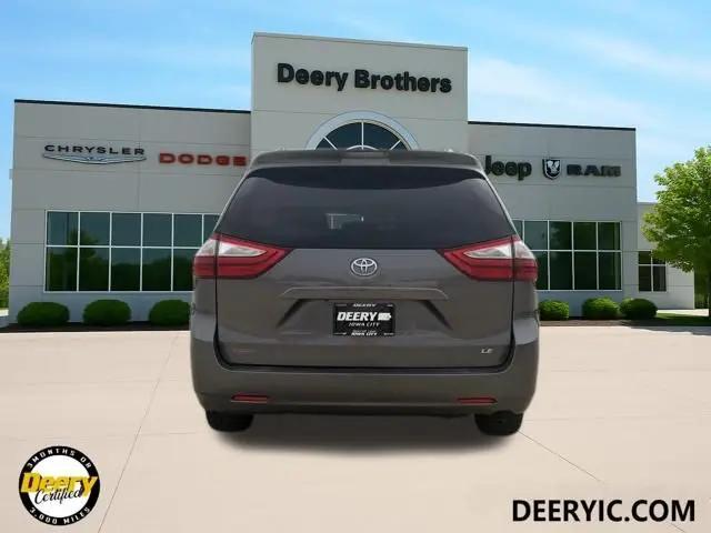 2015 Toyota Sienna LE 8 Passenger