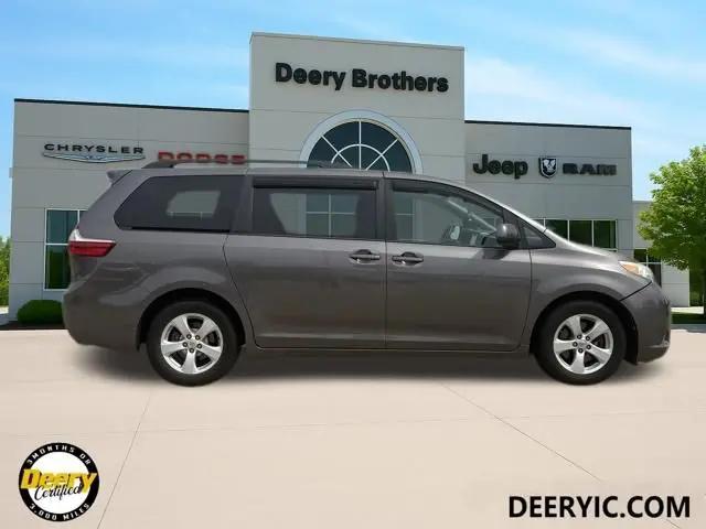 2015 Toyota Sienna LE 8 Passenger