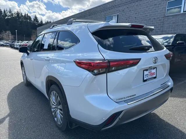 2023 Toyota Highlander Platinum