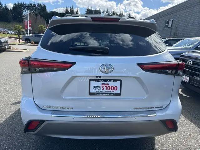 2023 Toyota Highlander Platinum