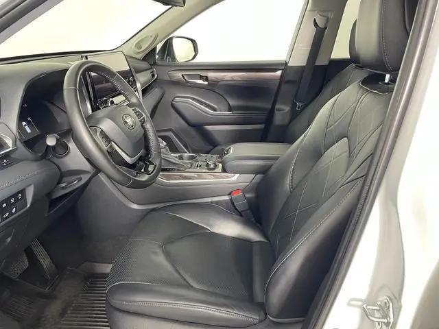 2023 Toyota Highlander Platinum